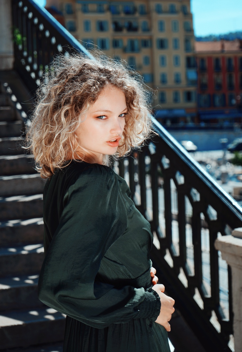 PORTRAITS FASHION/LIFESTYLE