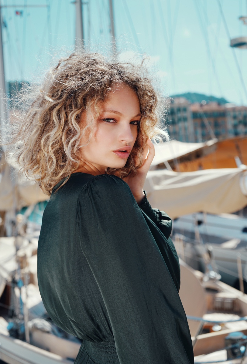 PORTRAITS FASHION/LIFESTYLE